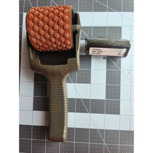 INVENTORY REDUCTION SALE. Stampin Around Daisies Stamp Roller w/uninked Pads B19